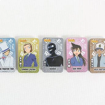 特殊な形状のブリキの箱